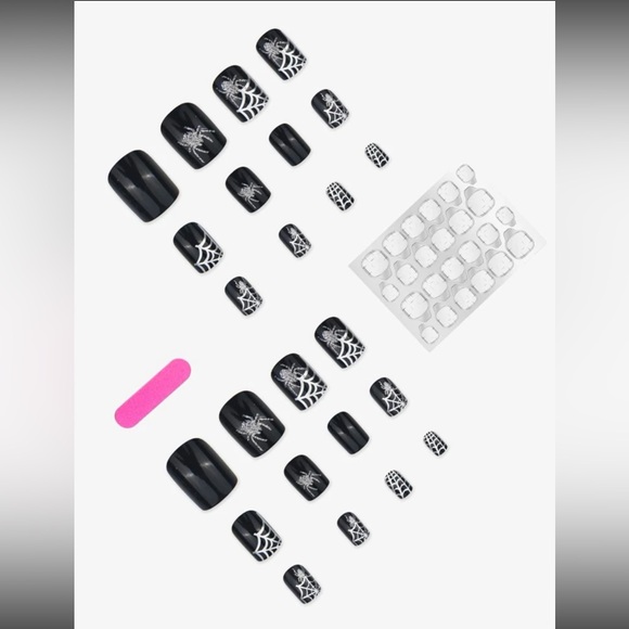 Short Square Shaped Press-On Nails - Picture 2 of 3